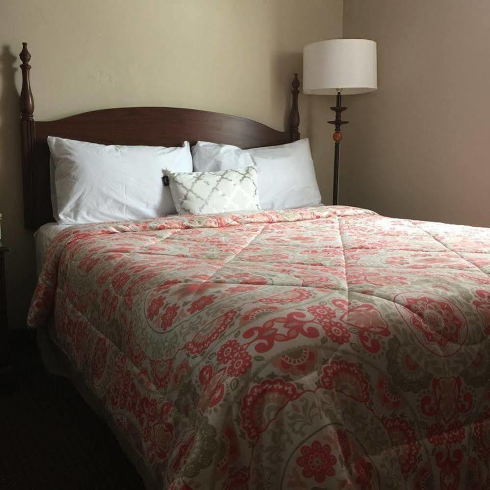 The Falls Family Motel